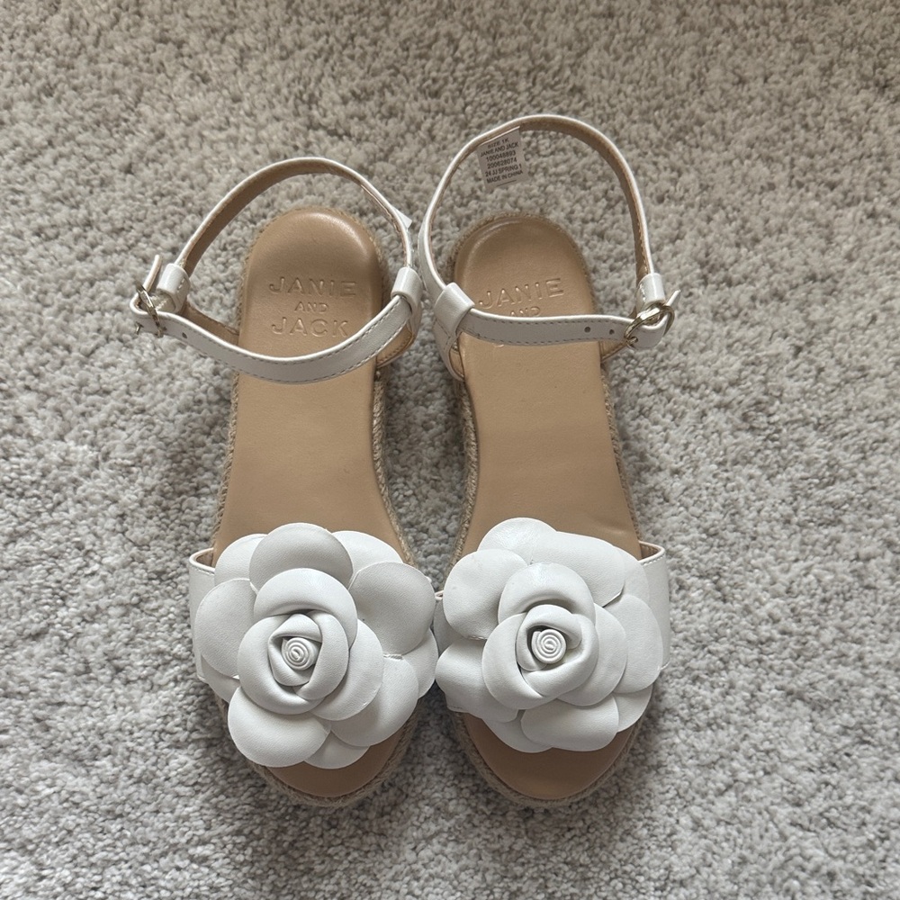 NWOT Janie and Jack White Floral Sandals size 1